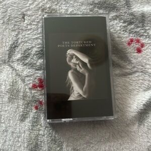 Taylor swift the black dog cassette